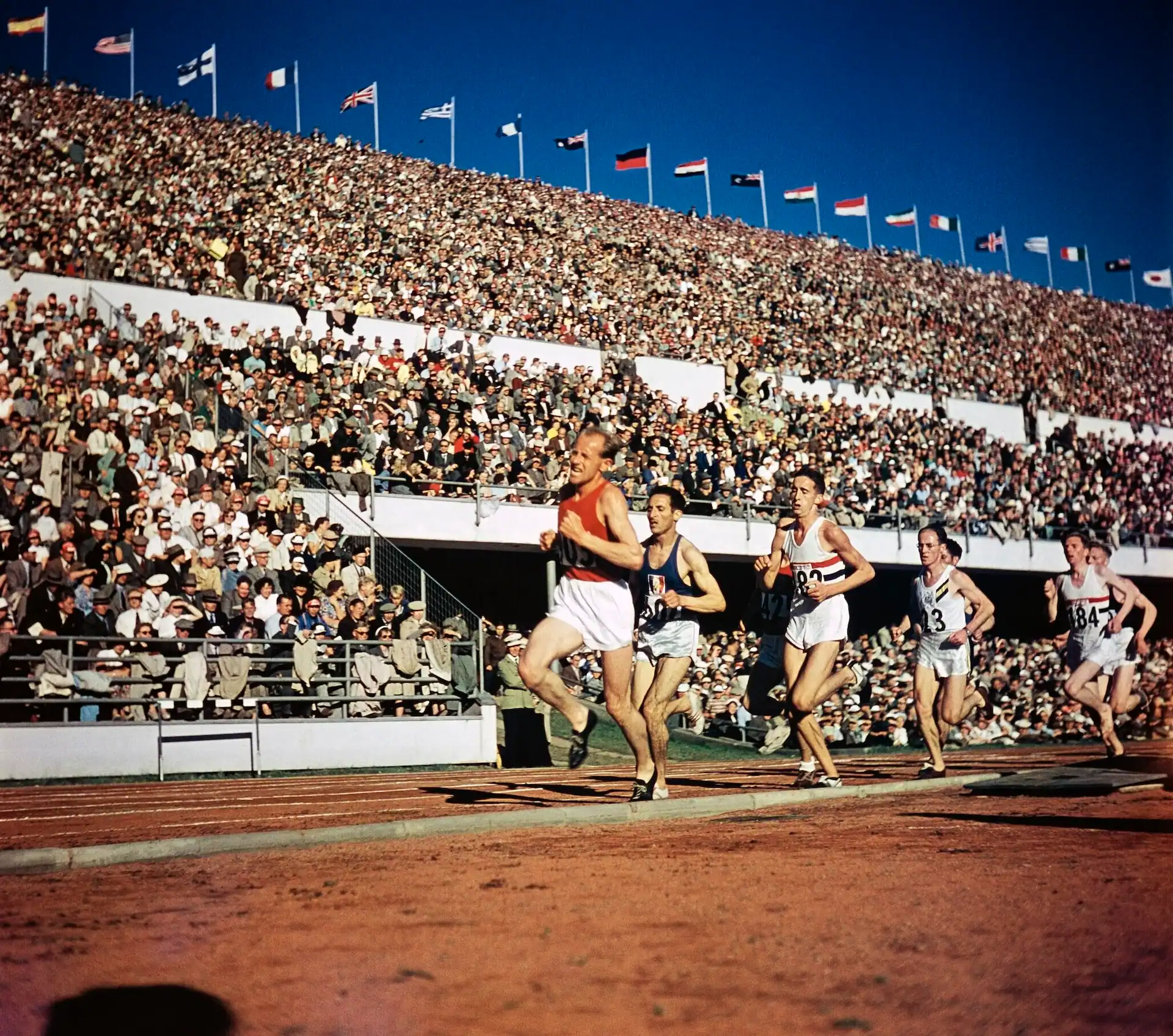 Emil Zatopek tokom trke na atletskom stadionu